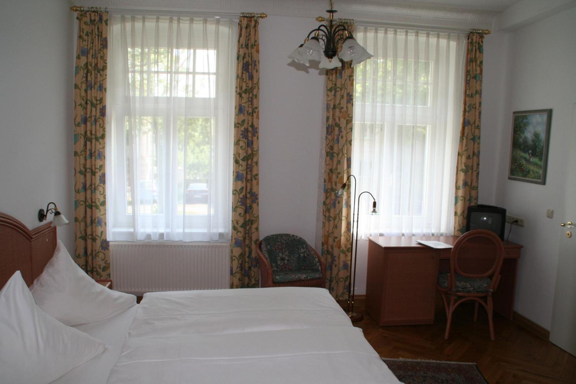 Pension Villa Beer Щралзунд Екстериор снимка